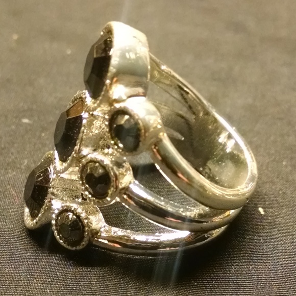 Gorgeous Elegant Shiney Rhinestones Ring - Picture 3 of 6